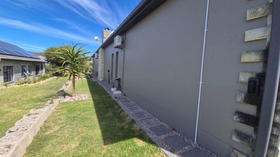 To Let 6 Bedroom Property for Rent in Num Num Cape Estate Western Cape